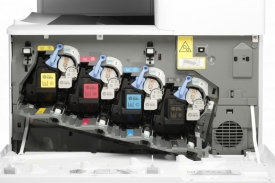 HP Color LaserJet Enterprise Flow MFP M776z, Printen, kopiëren, scannen en faxen, Afdrukken via USB-poort aan de voorzijde